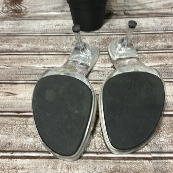 LEI Women's Clear and Silver 2 inch  Heels Size 8.5 - Picture 12 of 12